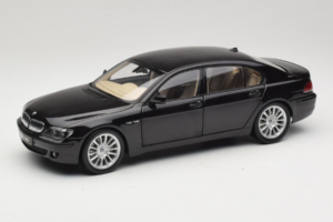 BMW 760Li E66 Individual Svart Kyosho 1:18 08573RB Metall