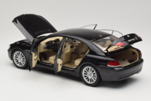 BMW 760Li E66 Individual Svart Kyosho 1:18 08573RB Metall — bild 5 av 8