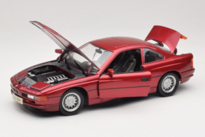 BMW 850i E31 Röd Tchibo 1:18 36157 Metall — bild 2 av 8