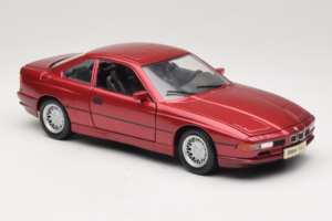 BMW 850i E31 Röd Tchibo 1:18 36157 Metall — bild 6 av 8
