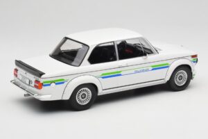 BMW Alpina 2002 E10 Turbo Vit MCG 1:18 MCG18409-R Metall — bild 2 av 6