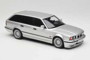 BMW Alpina B10 E34 4.6 Touring Silver MCG 1:18 MCG18332MCW Metall — bild 4 av 6