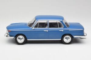 BMW 2000 Tilux E120 Caribe Blå MCG 1:18 MCG18291 Metall — bild 3 av 6
