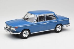 BMW 2000 Tilux E120 Caribe Blå MCG 1:18 MCG18291 Metall