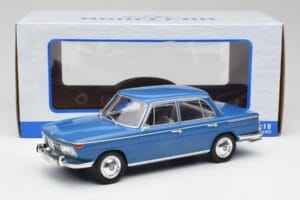 BMW 2000 Tilux E120 Caribe Blå MCG 1:18 MCG18291 Metall — bild 6 av 6