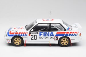 BMW E30 M3 #20 M. Duez / A. Lopes 1000 Lakes Rally 1989 IXO 1:18 18RMC132 Metall — bild 3 av 6