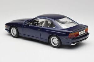 BMW E31 850i Mauritius Blå Maisto 1:18 438813100299 Metall — bild 7 av 8