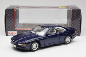 BMW E31 850i Mauritius Blå Maisto 1:18 438813100299 Metall — bild 8 av 8