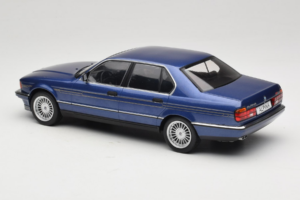 BMW Alpina B11 E32 3.5 Metallic Blue MCG 1:18 MCG18232 Metall — bild 5 av 6