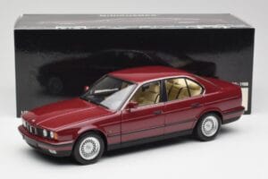 BMW 535i E34 Röd Minichamps 1:18 100024002 Metall — bild 8 av 8