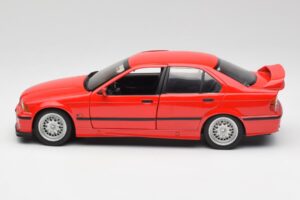 BMW 318is E36 Röd UT Models 1:18 180024302 Metall — bild 4 av 8