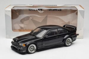BMW E36 M3 GTR Street Cosmos Svart UT Models 1:18 20481 Metall — bild 8 av 8