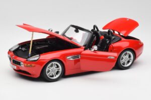 BMW Z8 E52 Roadster Klarröd Bburago 1:18 12032 Metall — bild 2 av 8