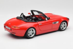 BMW Z8 E52 Roadster Klarröd Bburago 1:18 12032 Metall — bild 3 av 8
