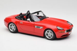 BMW Z8 E52 Roadster Klarröd Bburago 1:18 12032 Metall — bild 6 av 8