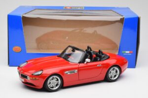 BMW Z8 E52 Roadster Klarröd Bburago 1:18 12032 Metall — bild 8 av 8