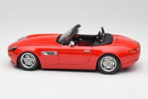 BMW Z8 E52 Röd Bburago 1:18 Z8001 Metall — bild 4 av 8