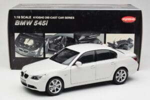 BMW E60 545i Alpine Vit Kyosho 1:18 08591W Metall — bild 8 av 8