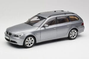 BMW 545i E61 Touring Ljusgrå Kyosho 1:18 80430308414 Metall