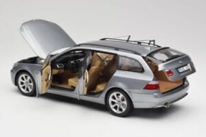 BMW 545i E61 Touring Ljusgrå Kyosho 1:18 80430308414 Metall — bild 5 av 8