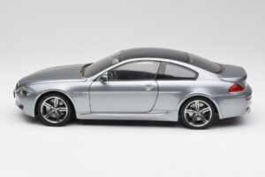 BMW M6 E63 Silver Grå Kyosho 1:18 08703GR Metall — bild 4 av 8
