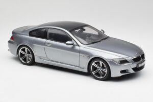 BMW M6 E63 Silver Grå Kyosho 1:18 08703GR Metall — bild 6 av 8