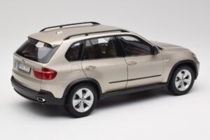 BMW X5 E70 4.8i Platinum Brons Metallic Kyosho 1:18 80430413413 Metall — bild 3 av 8