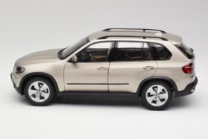 BMW X5 E70 4.8i Platinum Brons Metallic Kyosho 1:18 80430413413 Metall — bild 4 av 8