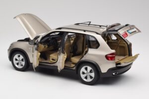 BMW X5 E70 4.8i Platinum Brons Metallic Kyosho 1:18 80430413413 Metall — bild 5 av 8