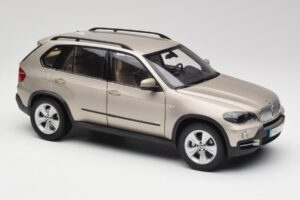 BMW X5 E70 4.8i Platinum Brons Metallic Kyosho 1:18 80430413413 Metall — bild 6 av 8