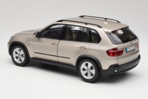 BMW X5 E70 4.8i Platinum Brons Metallic Kyosho 1:18 80430413413 Metall — bild 7 av 8