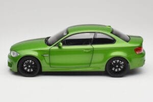 BMW 1-serie E82 Coupe Taiga Green Metallic Minichamps 1:18 110020024 Metall — bild 4 av 8