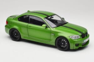 BMW 1-serie E82 Coupe Taiga Green Metallic Minichamps 1:18 110020024 Metall — bild 6 av 8