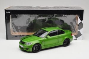 BMW 1-serie E82 Coupe Taiga Green Metallic Minichamps 1:18 110020024 Metall — bild 8 av 8