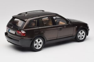 BMW X3 E83 3.0d Mörkbrun Metallic Kyosho 1:18 80430300736 Metall — bild 3 av 8