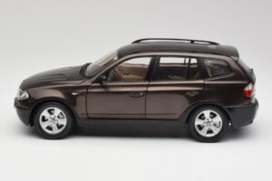 BMW X3 E83 3.0d Mörkbrun Metallic Kyosho 1:18 80430300736 Metall — bild 4 av 8
