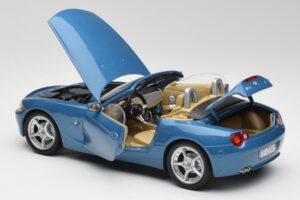BMW Z4 E85 Maldives Blue Bburago 1:18 34046BLUE Metall — bild 5 av 8