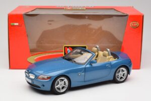 BMW Z4 E85 Maldives Blue Bburago 1:18 34046BLUE Metall — bild 8 av 8