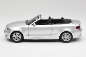 BMW 135i E88 Cabriolet Titan Silver Kyosho 1:18 80430427021 Metall — bild 4 av 8