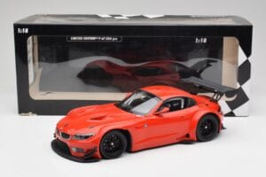 BMW Z4 E89 GT3 Röd Minichamps 1:18 151122300 Metall — bild 6 av 6