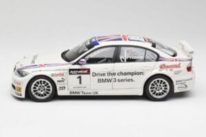 BMW E90 320si #1 A. Priaulx WTCC Champion 2006 Kyosho 1:18 80430429067 Metall — bild 4 av 8