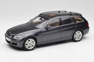 BMW 330i E91 Touring Mörkgrå Kyosho 1:18 80430394360 Metall