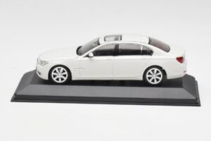 BMW 750Li F02 Vit Minichamps 1:43 80420445201 Metall