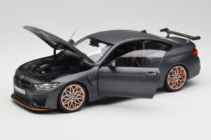BMW M4 F82 GTS Frozen Grå Minichamps 1:18 80432411555 Metall — bild 2 av 8