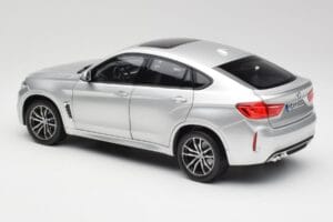 BMW X6 M F86 Silver Norev 1:18 183200 Metall — bild 7 av 8