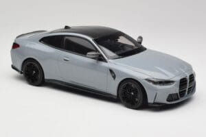 BMW M4 G82 Brooklyn Grå Minichamps 1:18 155020124 Metall — bild 4 av 6
