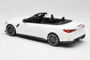 BMW M4 G82 Cabriolet Alpine White Minichamps 1:18 155021031 Metall — bild 5 av 6