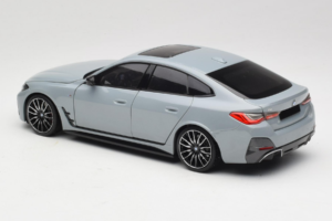 BMW i4 G26 Grey Metallic Minichamps 1:18 110023010 Metall — bild 7 av 8