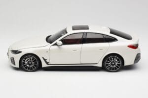 BMW i4 M50 G26 Alpine White Minichamps 1:18 110023011 Metall — bild 4 av 8
