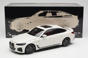 BMW i4 M50 G26 Alpine White Minichamps 1:18 110023011 Metall — bild 8 av 8